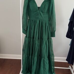 Elegant Green Long Sleeve Tiered Maxi Dress